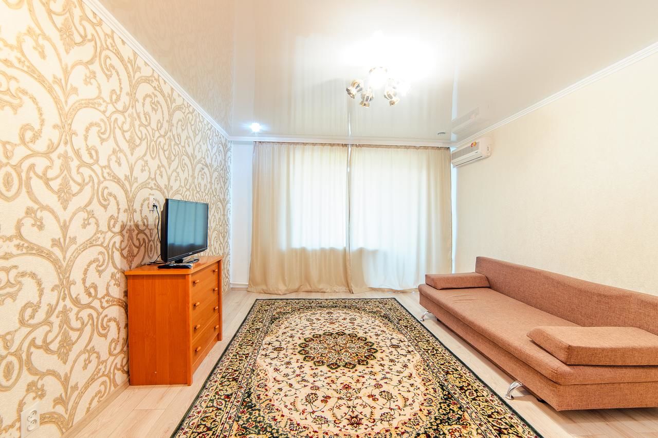 Апартаменты Apartments on Revolyutsiya 3room Уральск-4